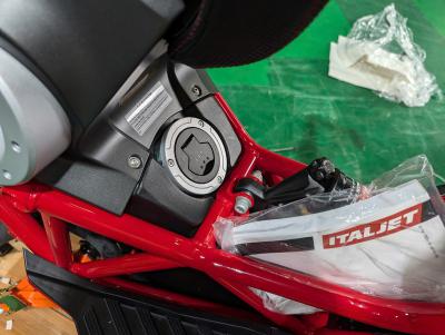 Italjet Dragster 300 2025 màu đỏ - Sự kết hợp hoàn mỹ giữa di sản và sáng tạo hiện đ