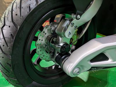 Italjet Dragster 300 2025 màu đỏ - Sự kết hợp hoàn mỹ giữa di sản và sáng tạo hiện đ
