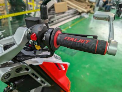 Italjet Dragster 300 2025 màu đỏ - Sự kết hợp hoàn mỹ giữa di sản và sáng tạo hiện đ