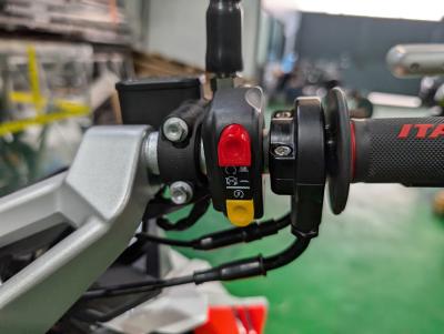 Italjet Dragster 300 2025 màu đỏ - Sự kết hợp hoàn mỹ giữa di sản và sáng tạo hiện đ